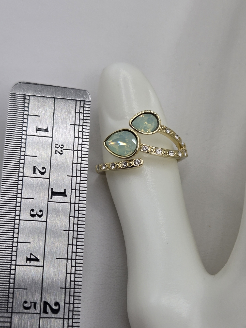 Swarovski Crystal Elements Gold Statement Ring Green Opal Size 9 Prom Bridal - Picture 6 of 7